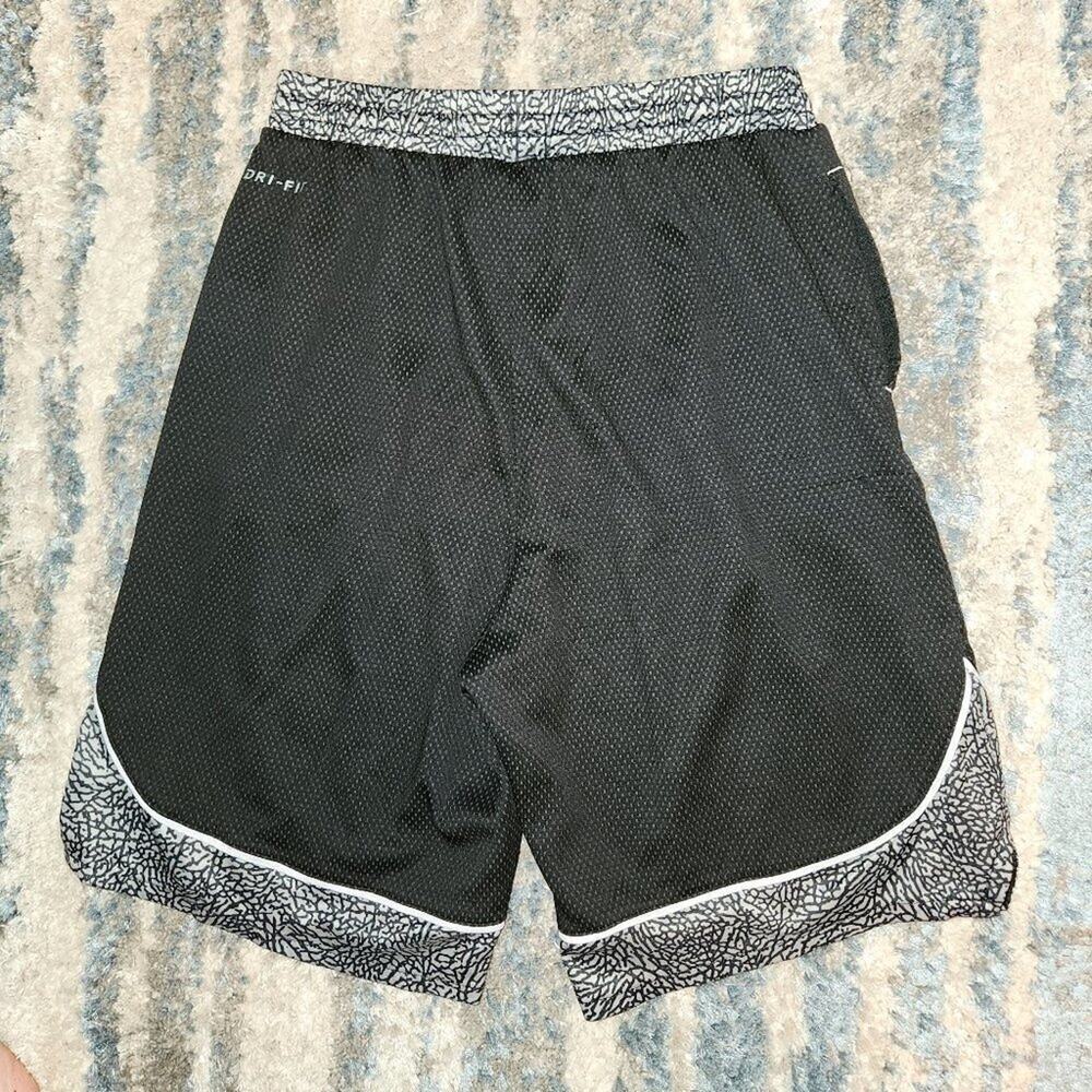 Nike Dri Fit Jordan Athletic Drawstring Shorts Bottom Black Gray Youth XL - Picture 6 of 7